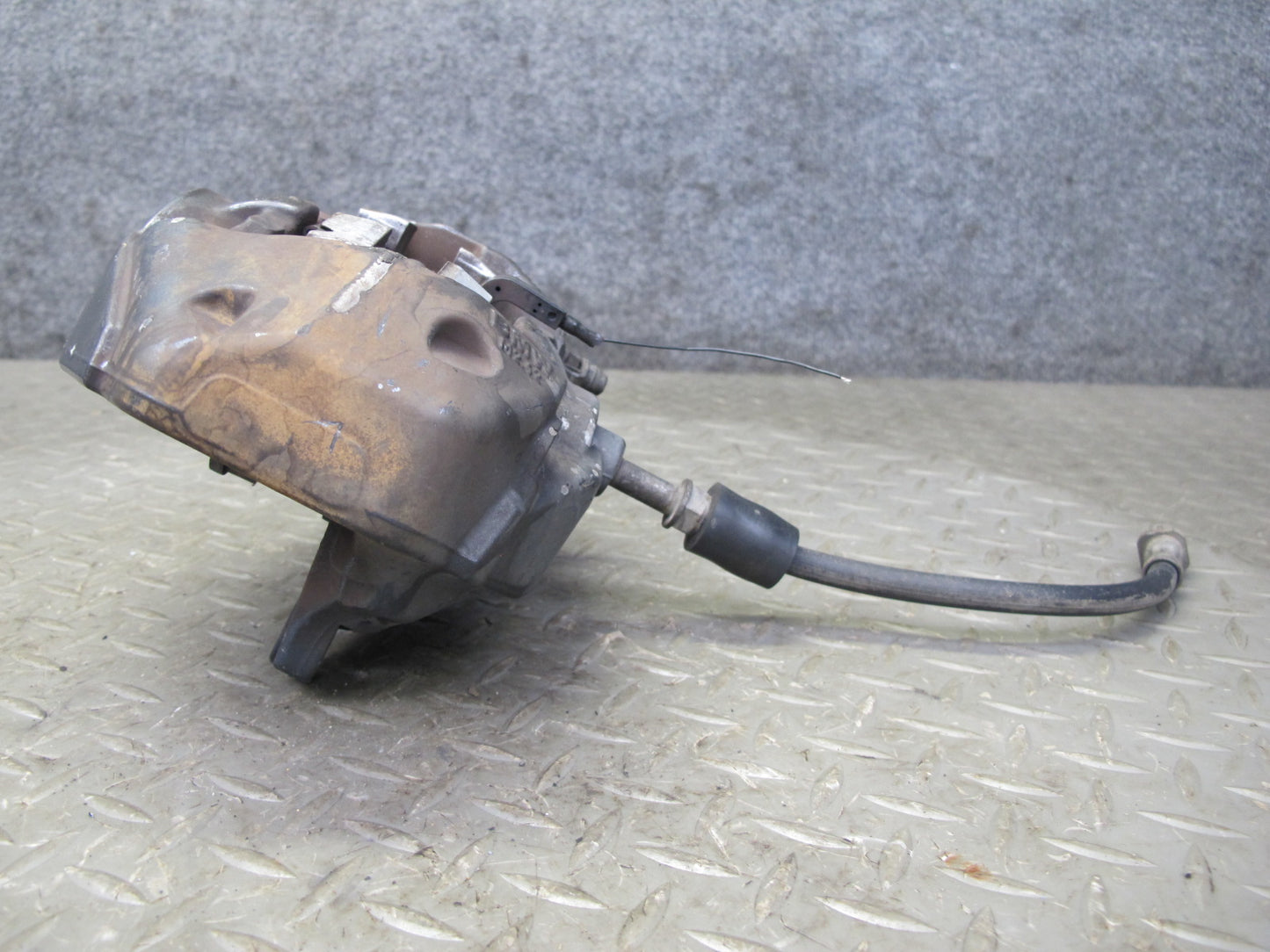 08-13 BMW E82 E88 135i RWD Set of 2 Rear Left & Right Brake Caliper Brembo OEM