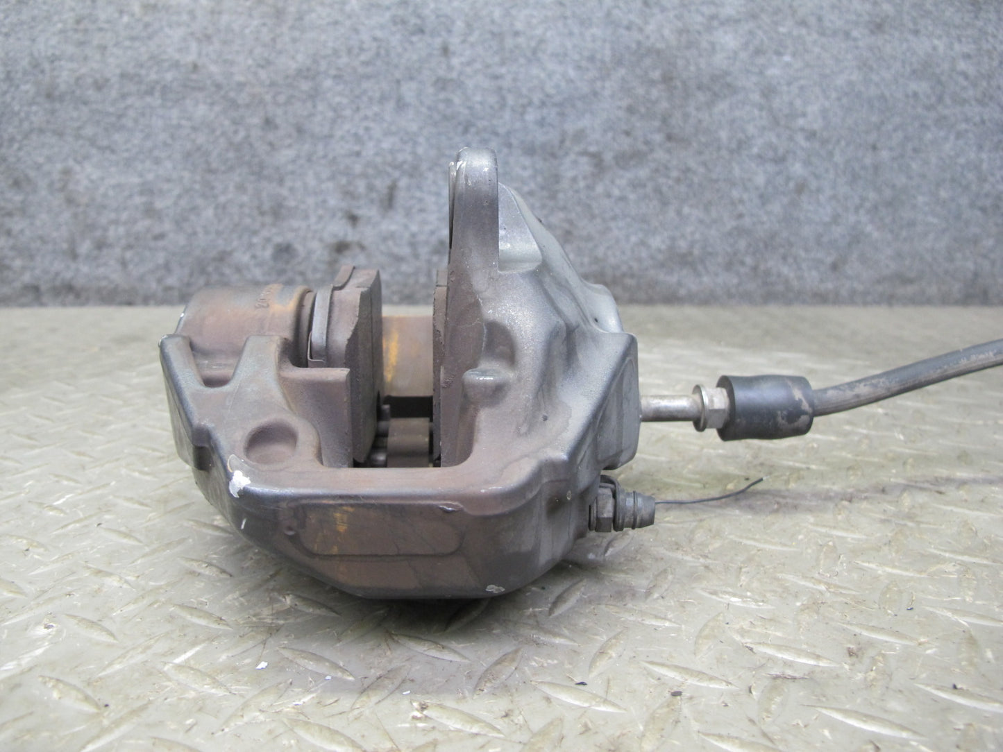 08-13 BMW E82 E88 135i RWD Set of 2 Rear Left & Right Brake Caliper Brembo OEM