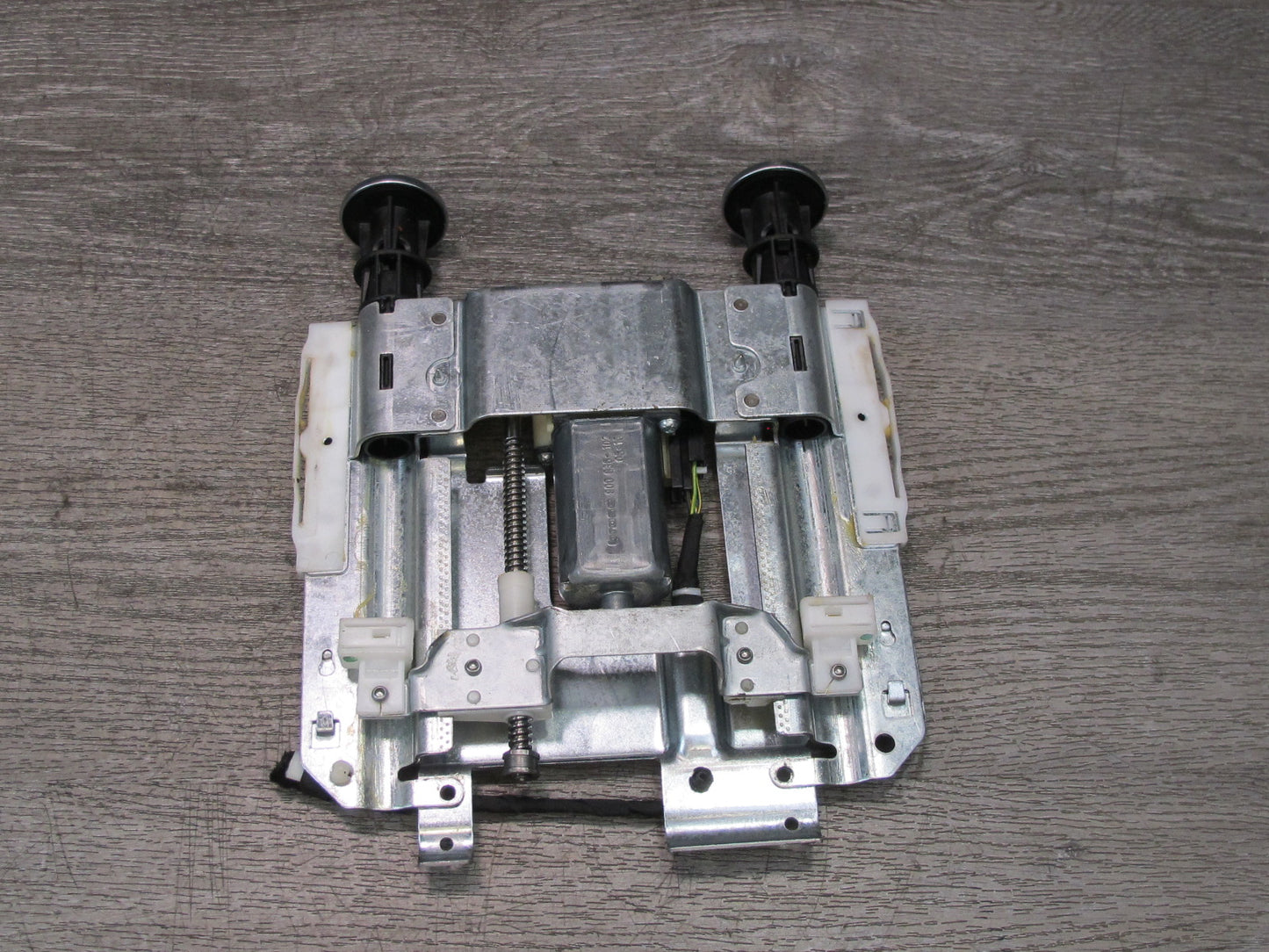 06-12 Bentley Continental Flying Spur Front Left Seat Motor Lumbar Control Set
