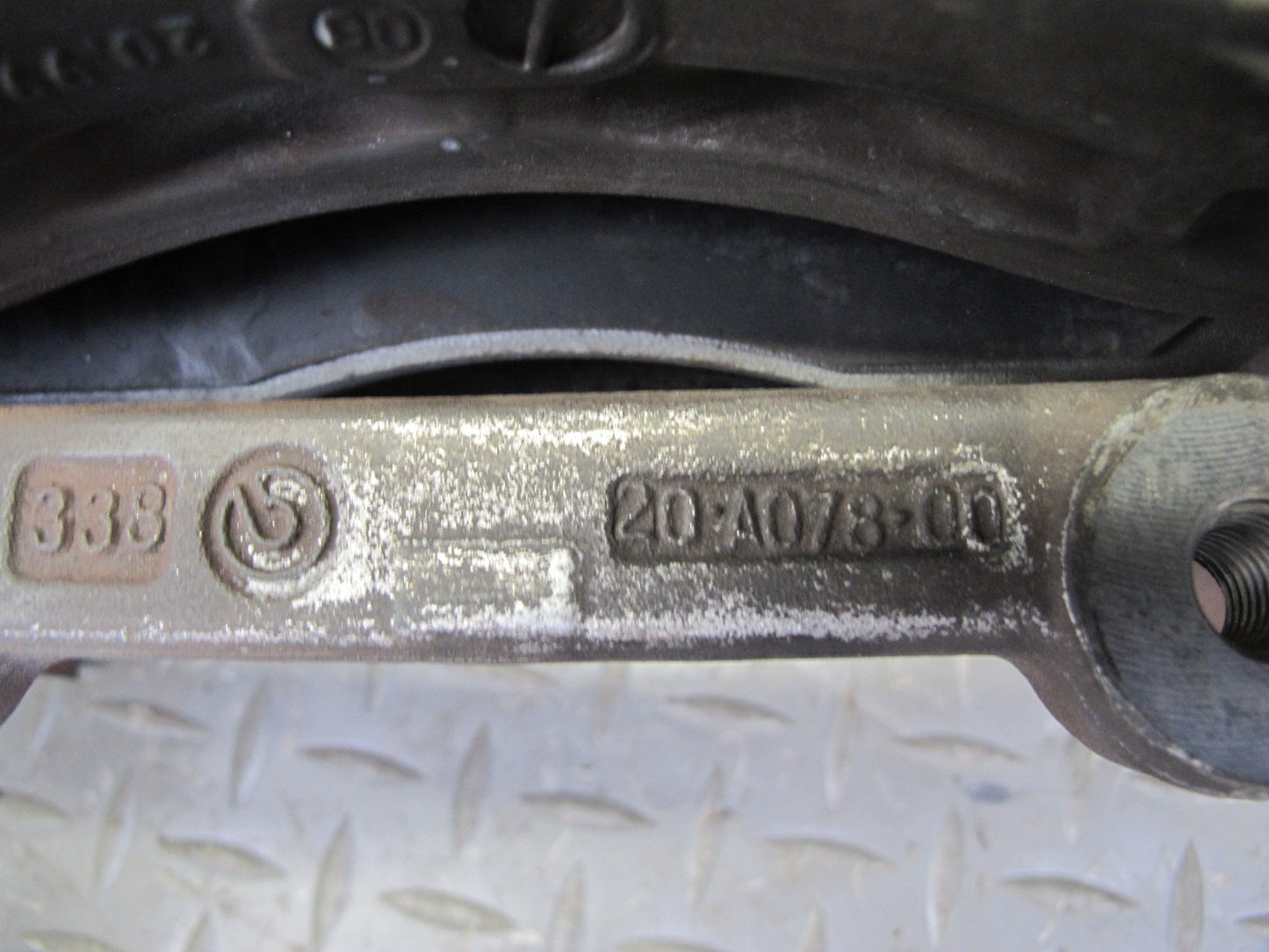 08-13 BMW E82 E88 135i RWD Set of 2 Front Left & Right Brake Caliper Brembo OEM