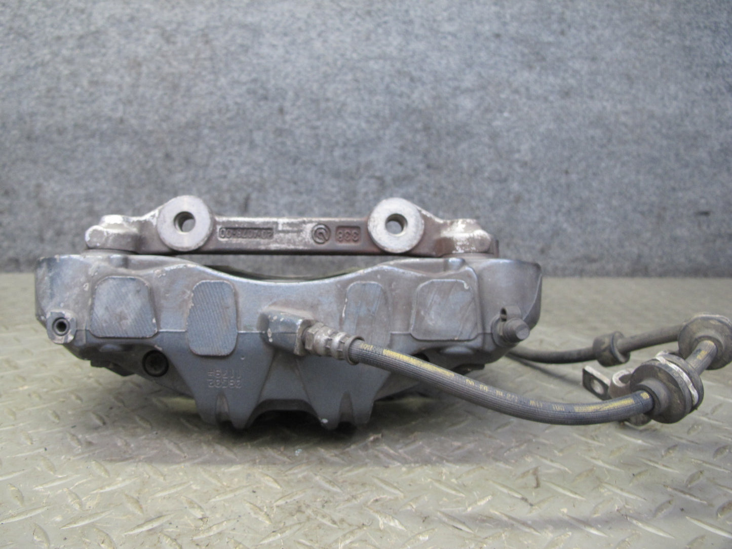 08-13 BMW E82 E88 135i RWD Set of 2 Front Left & Right Brake Caliper Brembo OEM