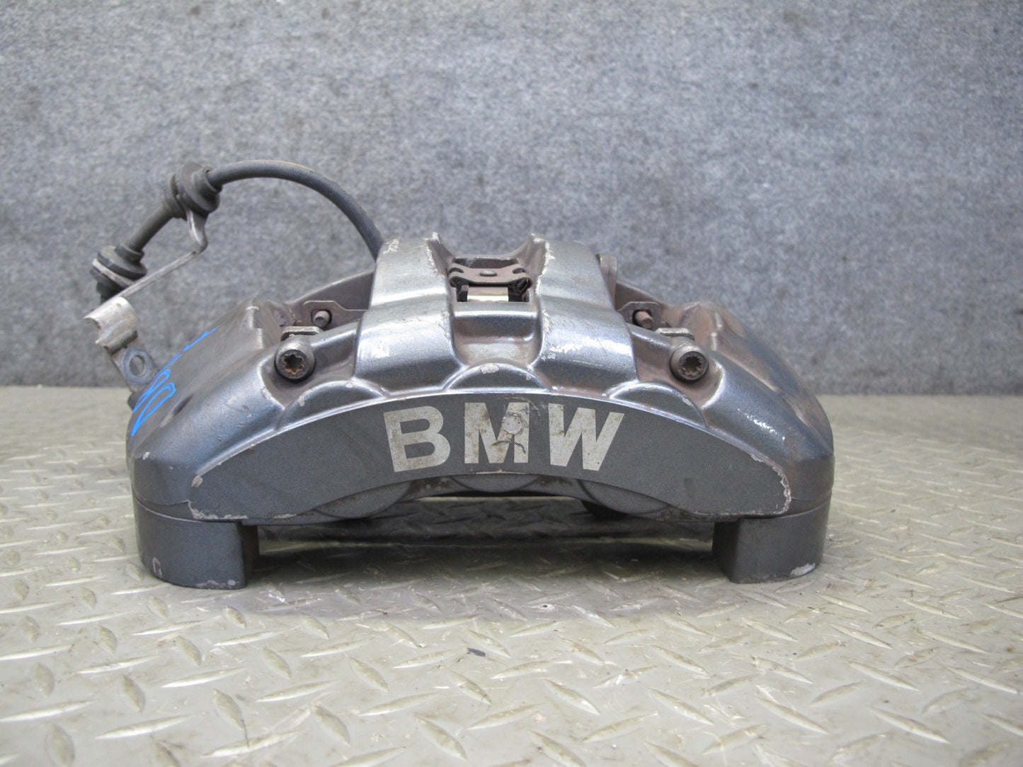 08-13 BMW E82 E88 135i RWD Set of 2 Front Left & Right Brake Caliper Brembo OEM