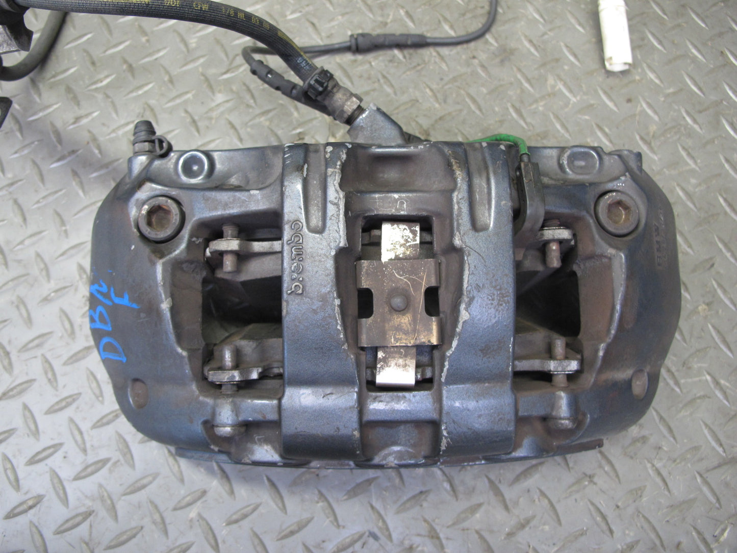 08-13 BMW E82 E88 135i RWD Set of 2 Front Left & Right Brake Caliper Brembo OEM