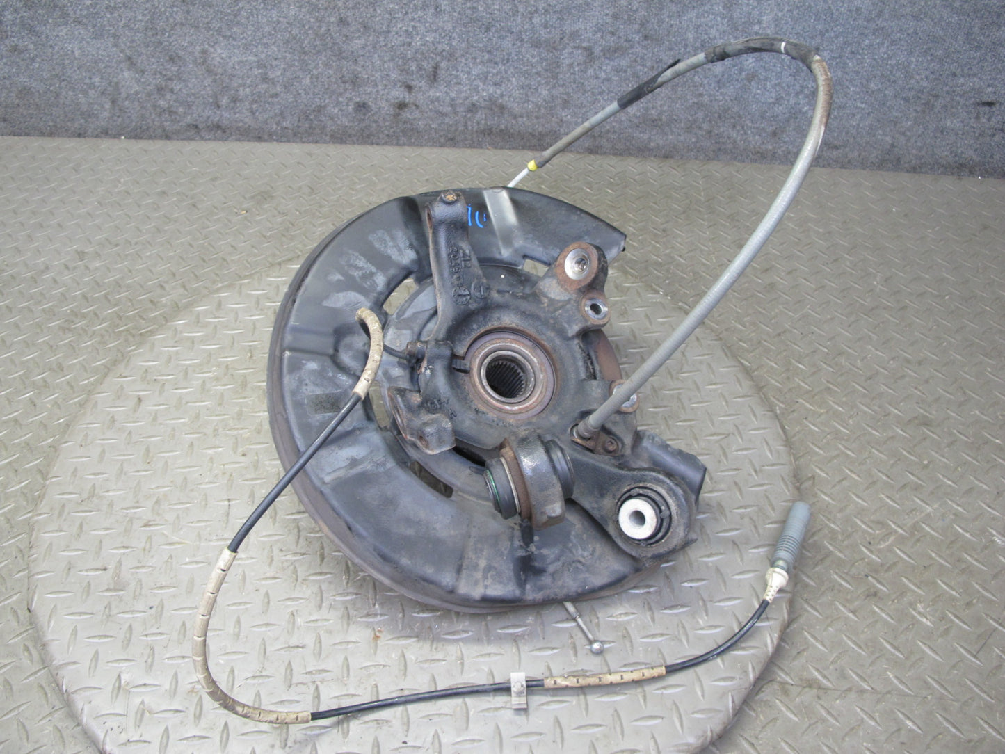 08-13 BMW E82 E88 135i RWD Rear Left Spindle Knuckle Wheel Hub Bearing OEM