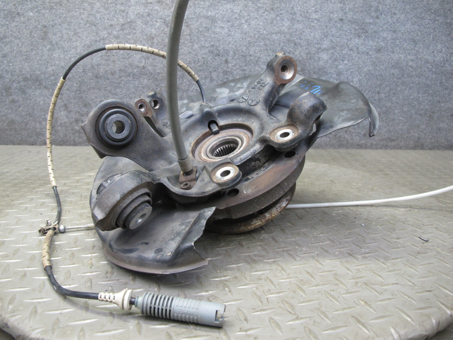 08-13 BMW E82 E88 135i RWD Rear Left Spindle Knuckle Wheel Hub Bearing OEM