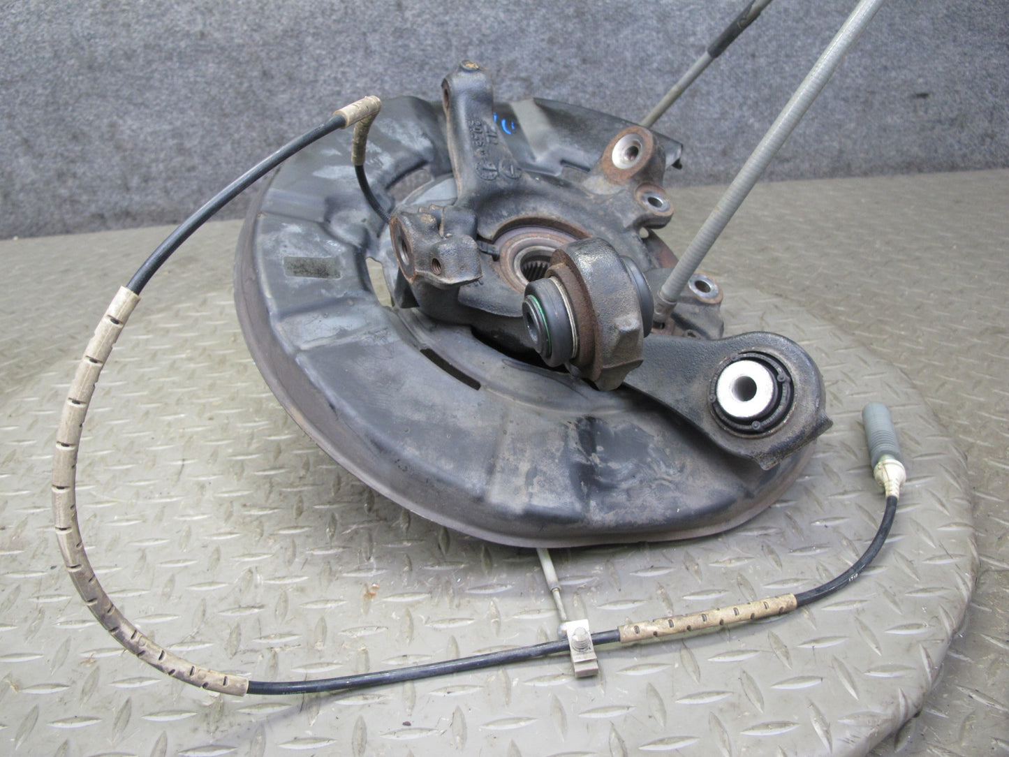 08-13 BMW E82 E88 135i RWD Rear Left Spindle Knuckle Wheel Hub Bearing OEM