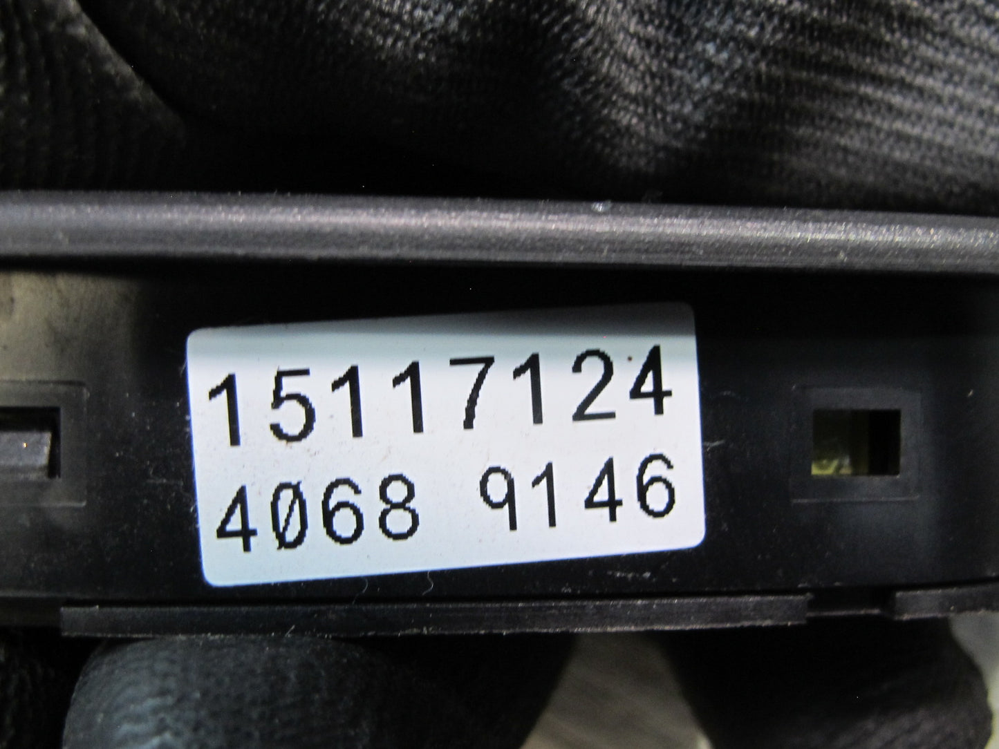 2003-2004 Hummer H2 Front Right Side Heated Seat Heater Switch 15117124