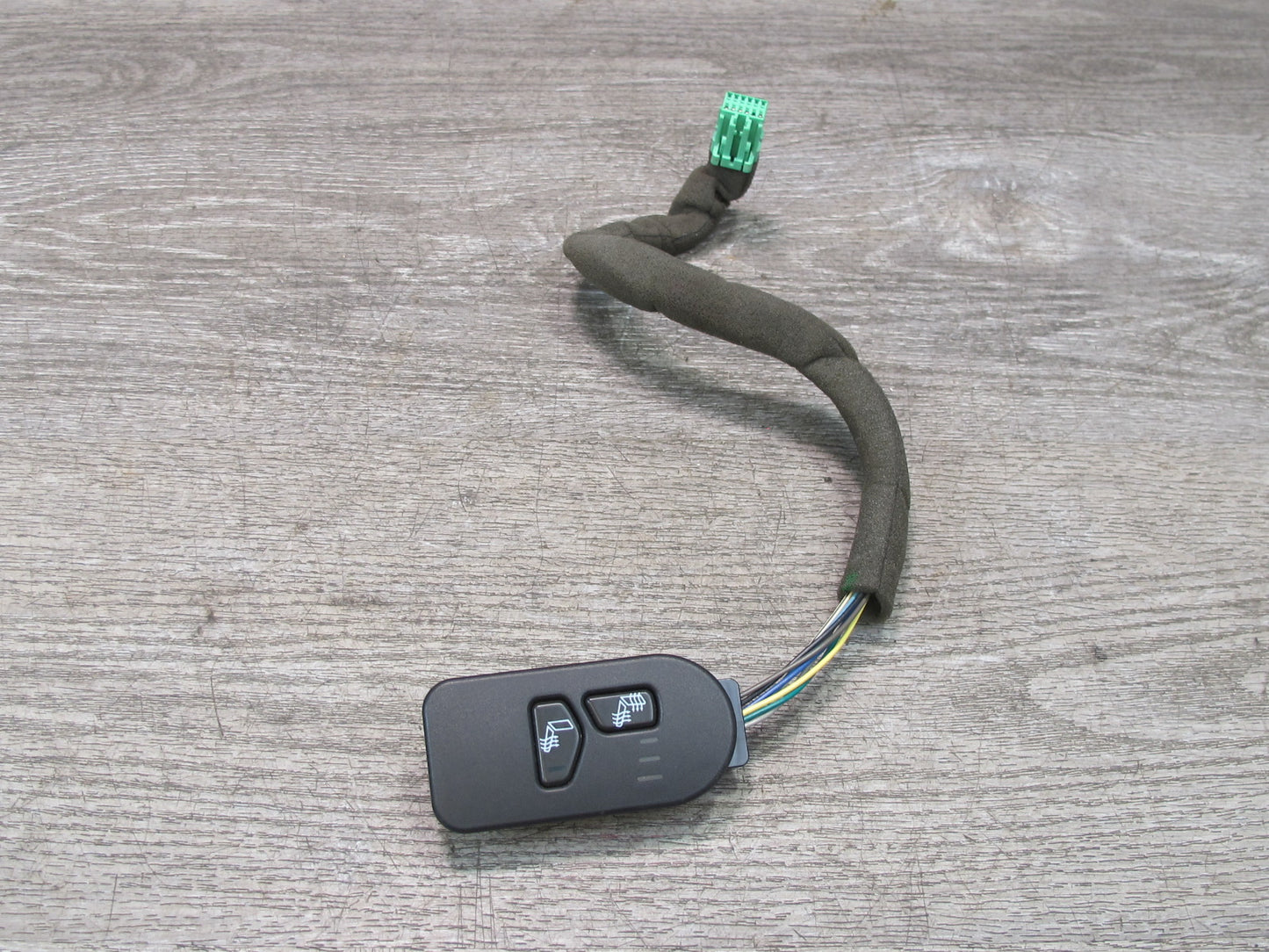 2003-2004 Hummer H2 Front Right Side Heated Seat Heater Switch 15117124