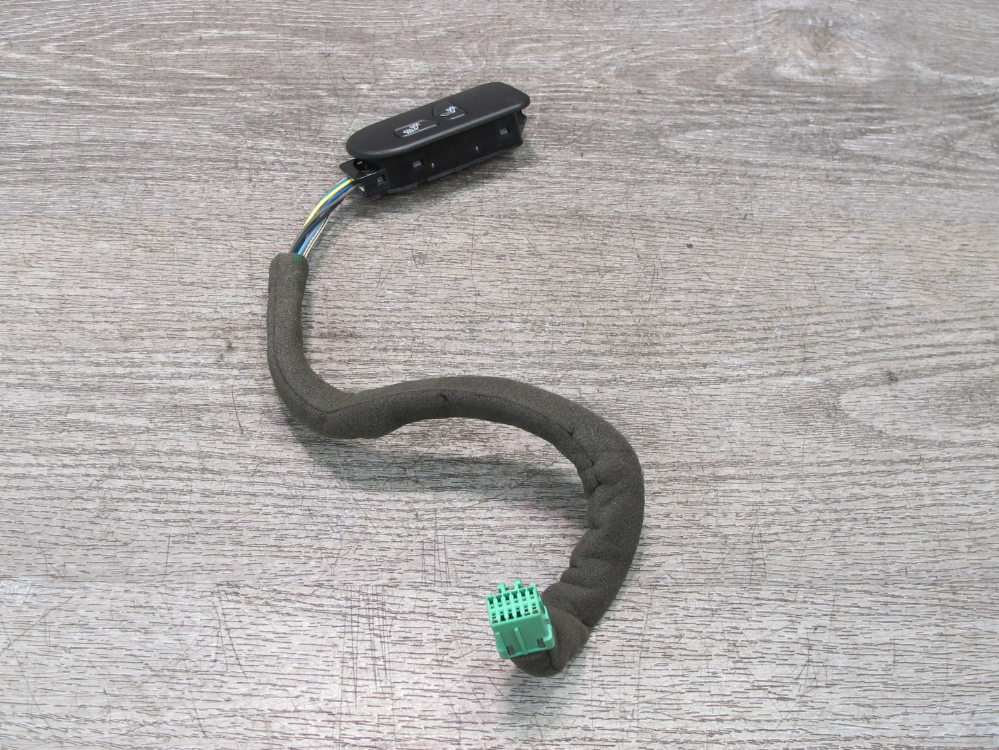 2003-2004 Hummer H2 Front Right Side Heated Seat Heater Switch 15117124