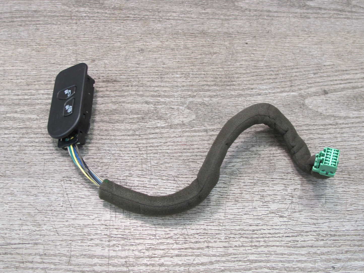 2003-2004 Hummer H2 Front Right Side Heated Seat Heater Switch 15117124