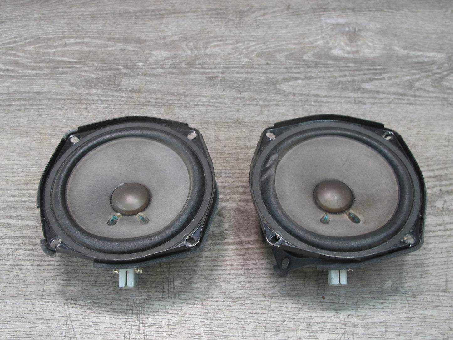 2003-2007 Hummer H2 Rear Left & Right Side Door Bose Audio Speaker Set