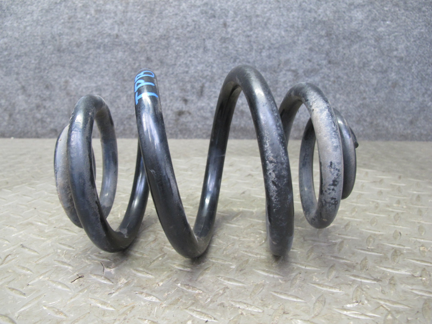 01-06 BMW E46 330ci Convertible Set of 2 Rear Left & Right Coil Spring OEM