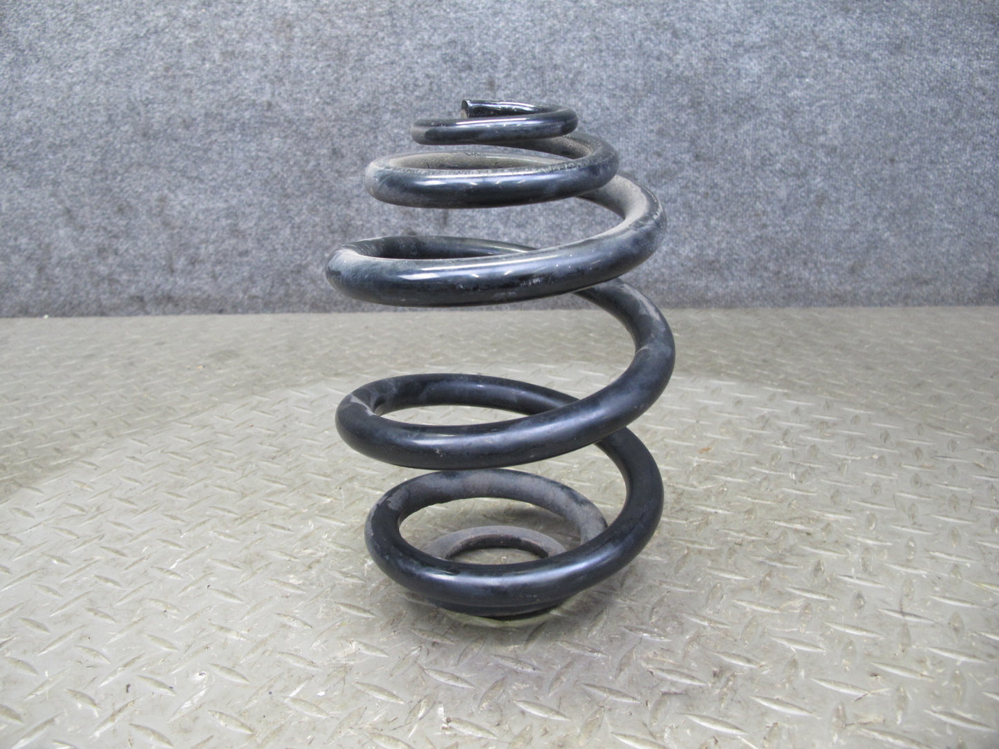 01-06 BMW E46 330ci Convertible Set of 2 Rear Left & Right Coil Spring OEM