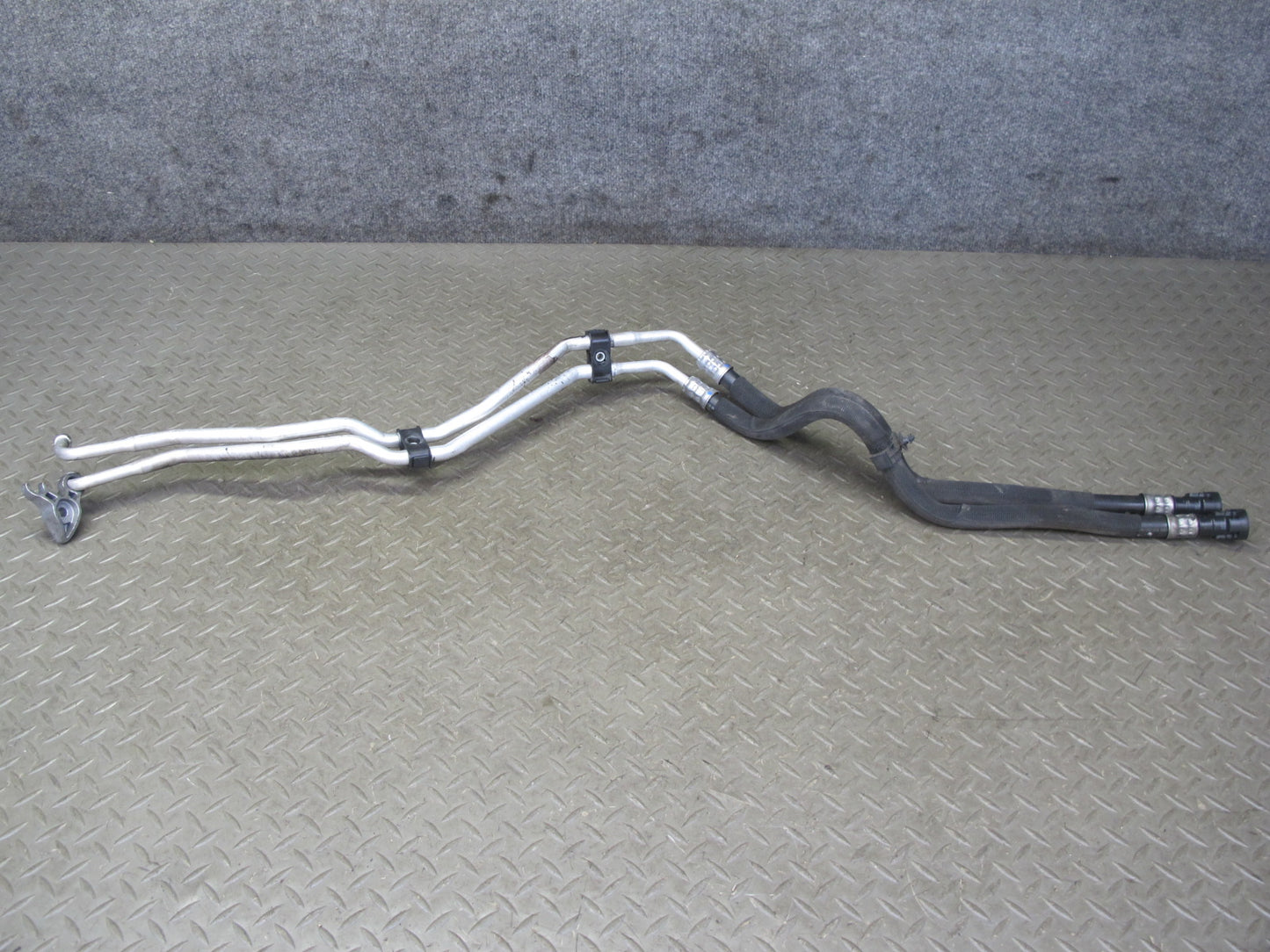 2012-2018 BMW F12 F13 M6 S63T Automatic Transmission Oil Cooler Line Pipe Hose