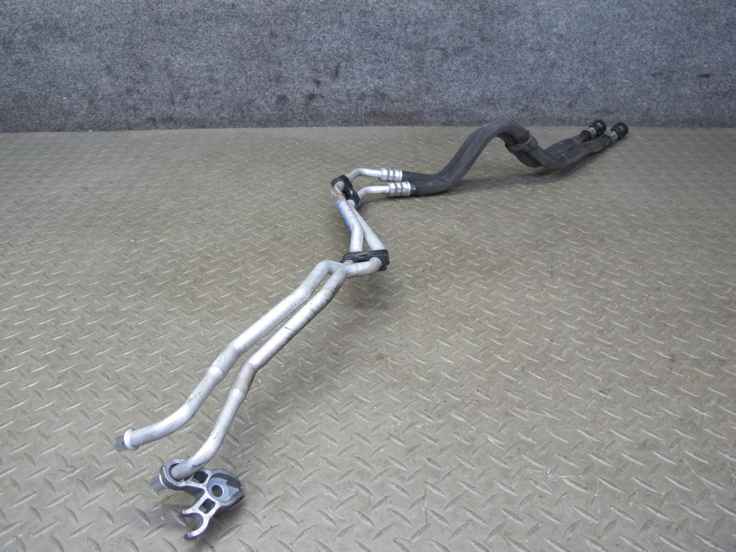 2012-2018 BMW F12 F13 M6 S63T Automatic Transmission Oil Cooler Line Pipe Hose