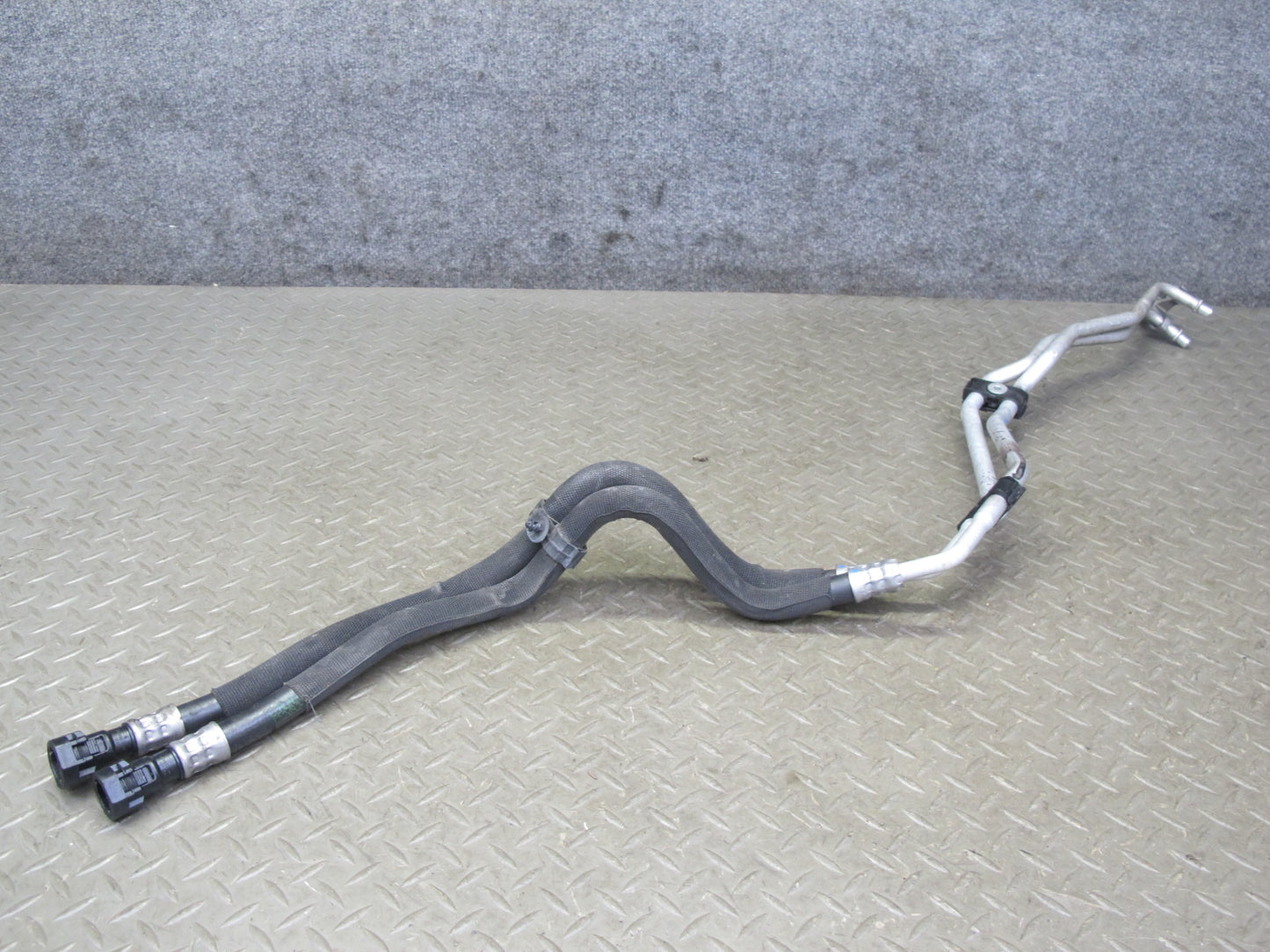 2012-2018 BMW F12 F13 M6 S63T Automatic Transmission Oil Cooler Line Pipe Hose