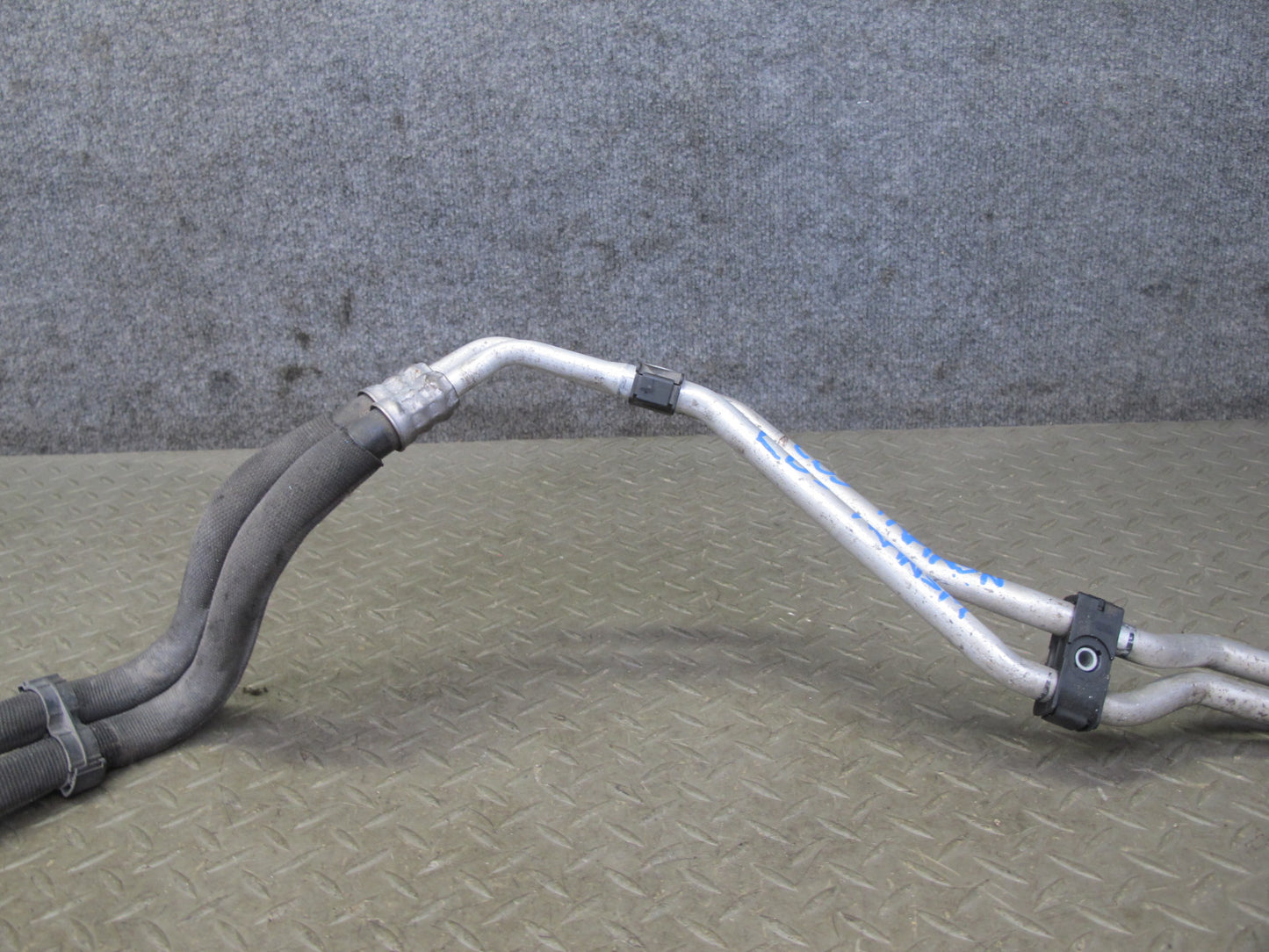 2012-2018 BMW F12 F13 M6 S63T Automatic Transmission Oil Cooler Line Pipe Hose