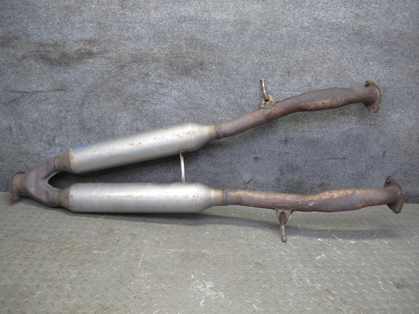 02-10 Lexus Z40 SC430 Center Exhaust Pipe OEM