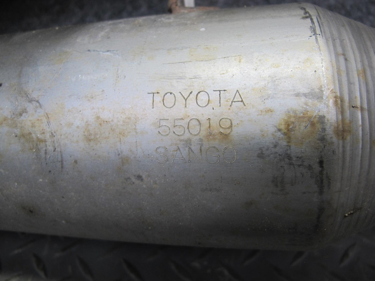 02-10 Lexus Z40 SC430 Center Exhaust Pipe OEM