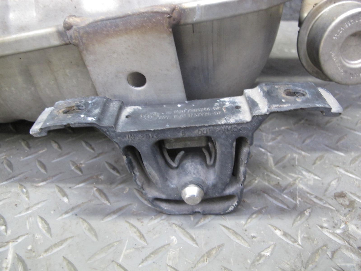 01-06 BMW E46 330ci Convertible Rear Exhaust Muffler 7502553 OEM