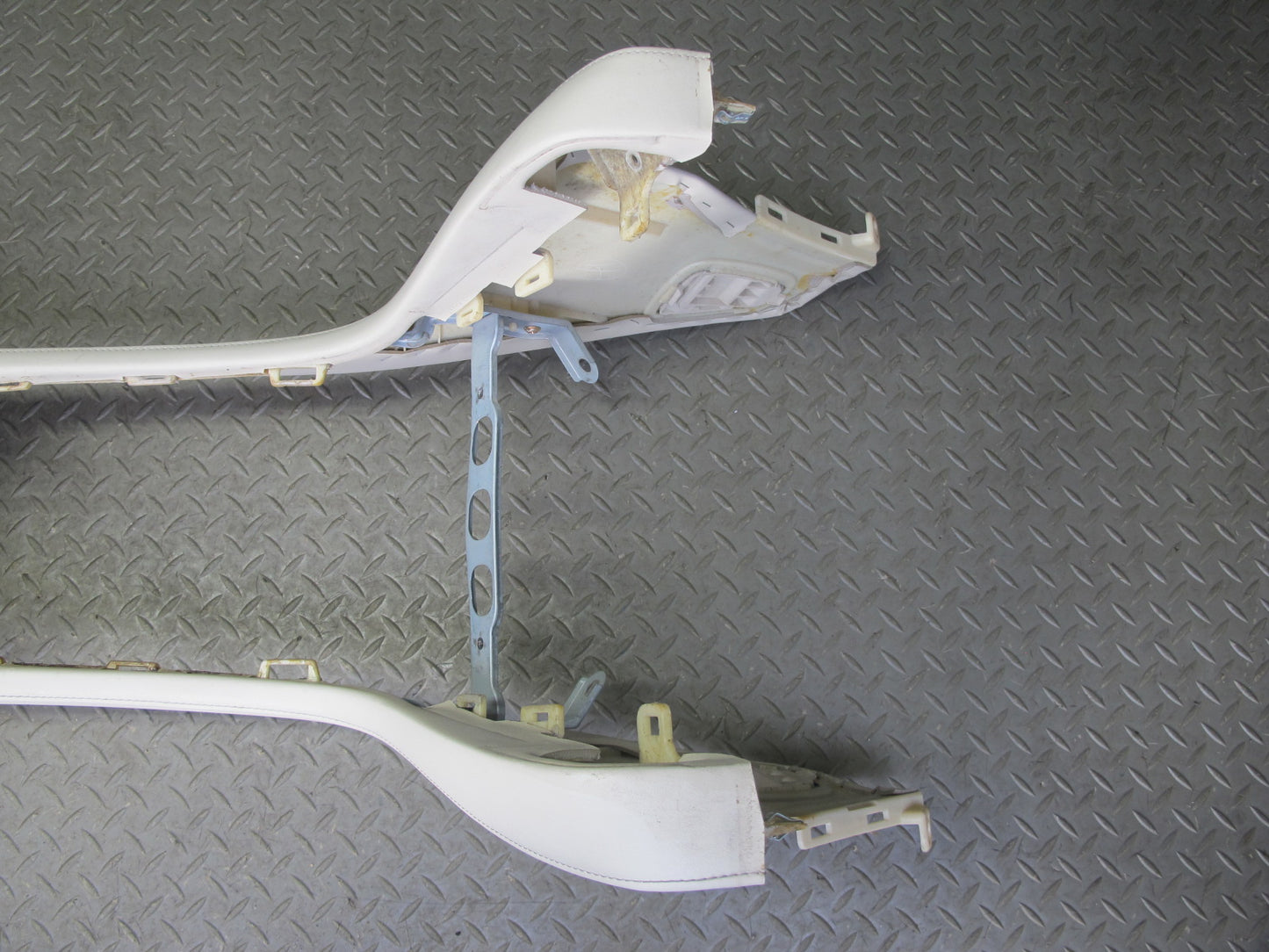 02-04 Lexus SC430 Front Center Console Trim Cover Panel w Compartment Ecru OEM