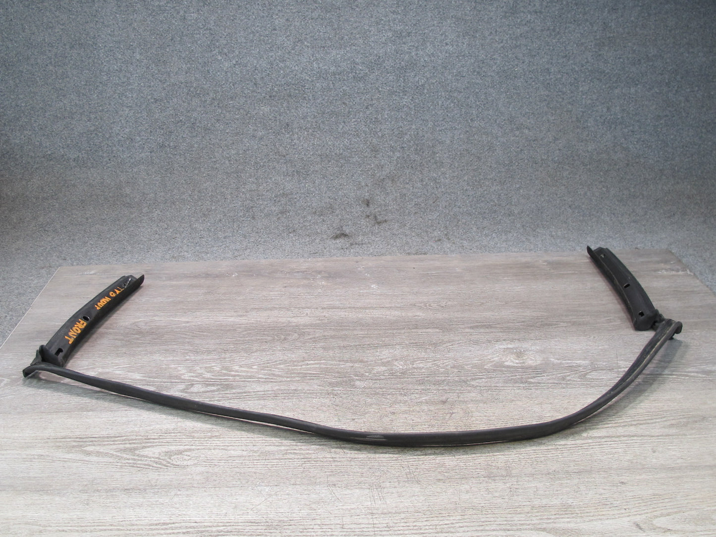 01-06 BMW E46 330ci Convertible Soft TOP Roof Cowl Weatherstrip Rubber Seal OEM