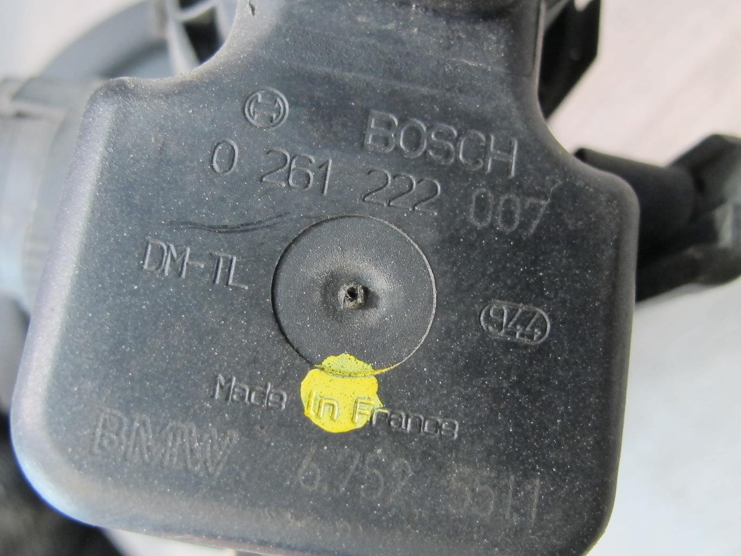 01-06 BMW E46 330ci M54 Fuel Evap Vapor Charcoal Canister w Leak Pump Assy OEM