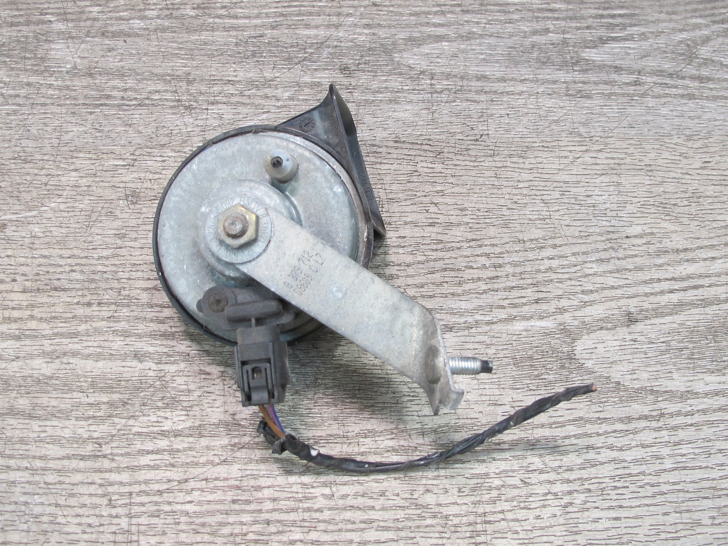 01-06 BMW E46 330CI Set of 2 High & Low Tone Note Pitch Horn Signal OEM