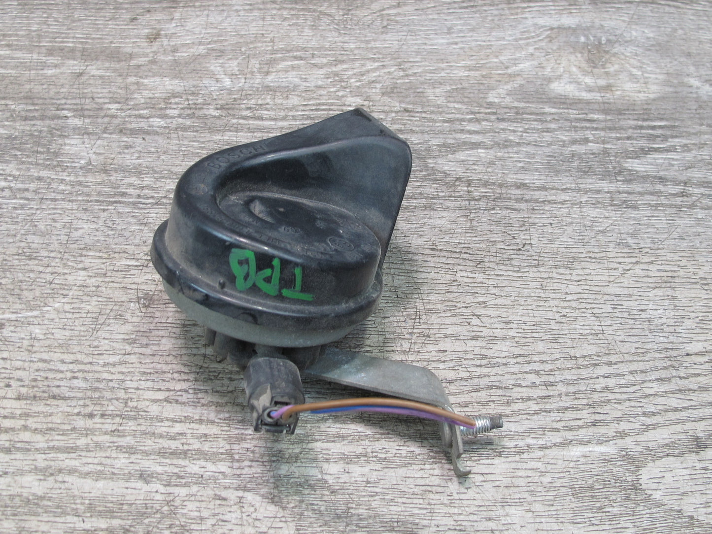 01-06 BMW E46 330CI Set of 2 High & Low Tone Note Pitch Horn Signal OEM