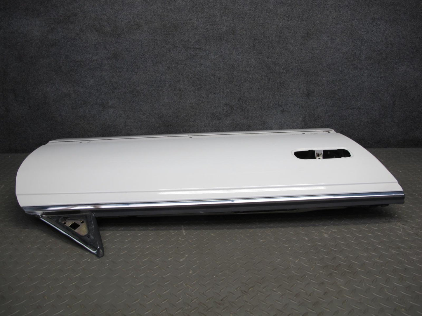 96-00 Toyota MARK2 JZX100 Tourer Front Right Door Shell Panel White 37k Mile OEM