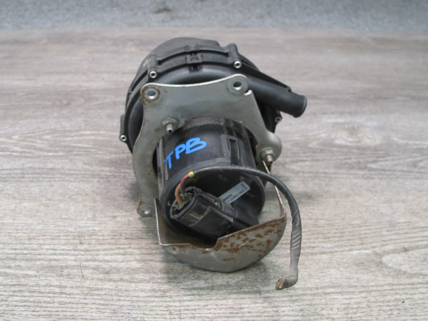 01-06 BMW E46 330ci Secondary Air Injection Smog Pump OEM