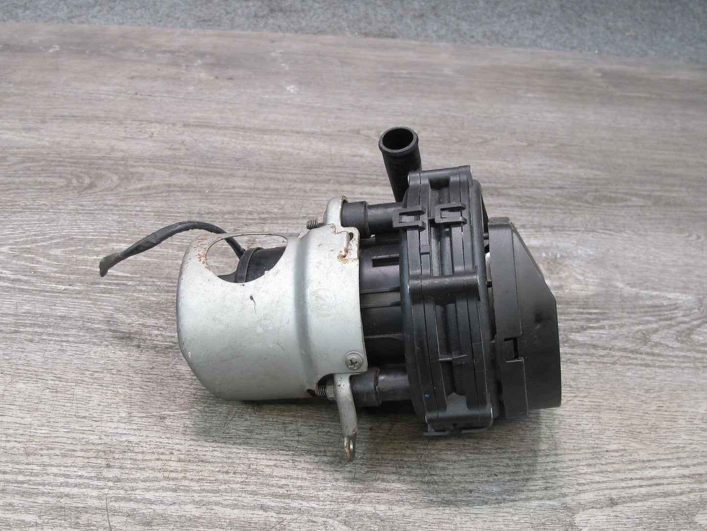 01-06 BMW E46 330ci Secondary Air Injection Smog Pump OEM