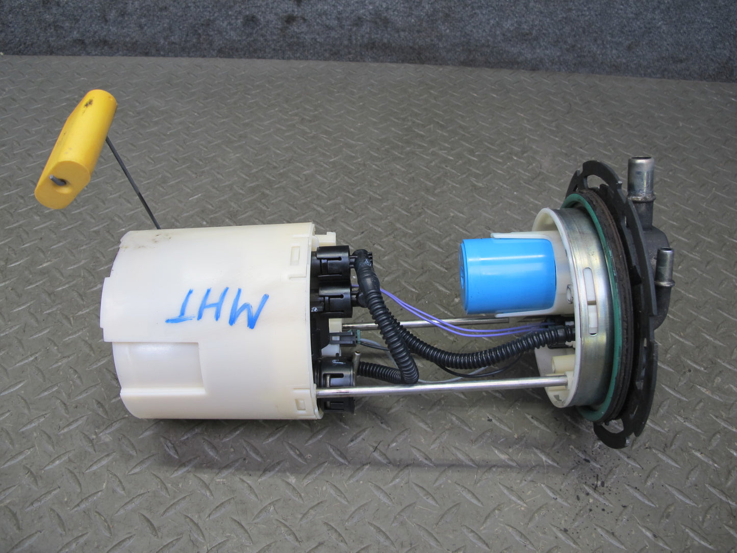 2004 Hummer H2 Fuel Pump Level Sensor Sending Unit Assembly