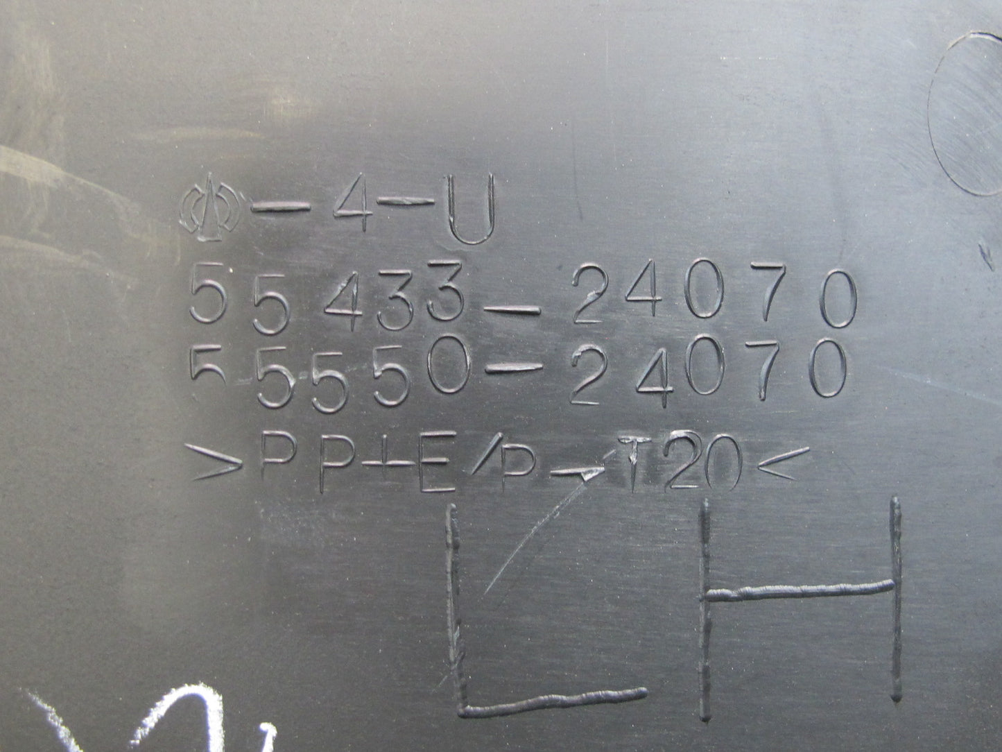 02-05 Lexus Z40 SC430 Dash Glove Box Compartment Storage Ecru OEM