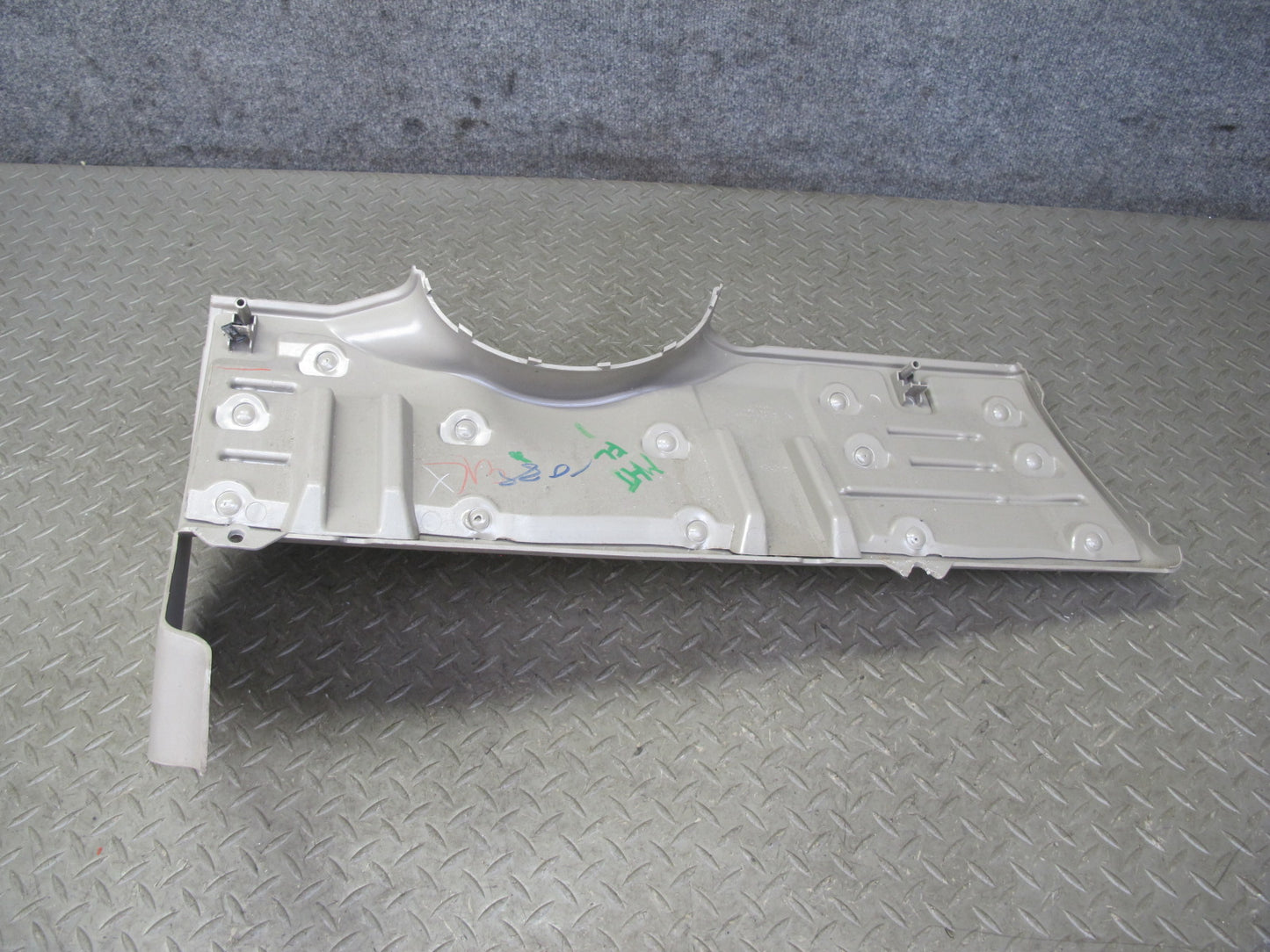 2003-2007 Hummer H2 Dash Front Left Lower Knee Trim Cover Panel 15058424