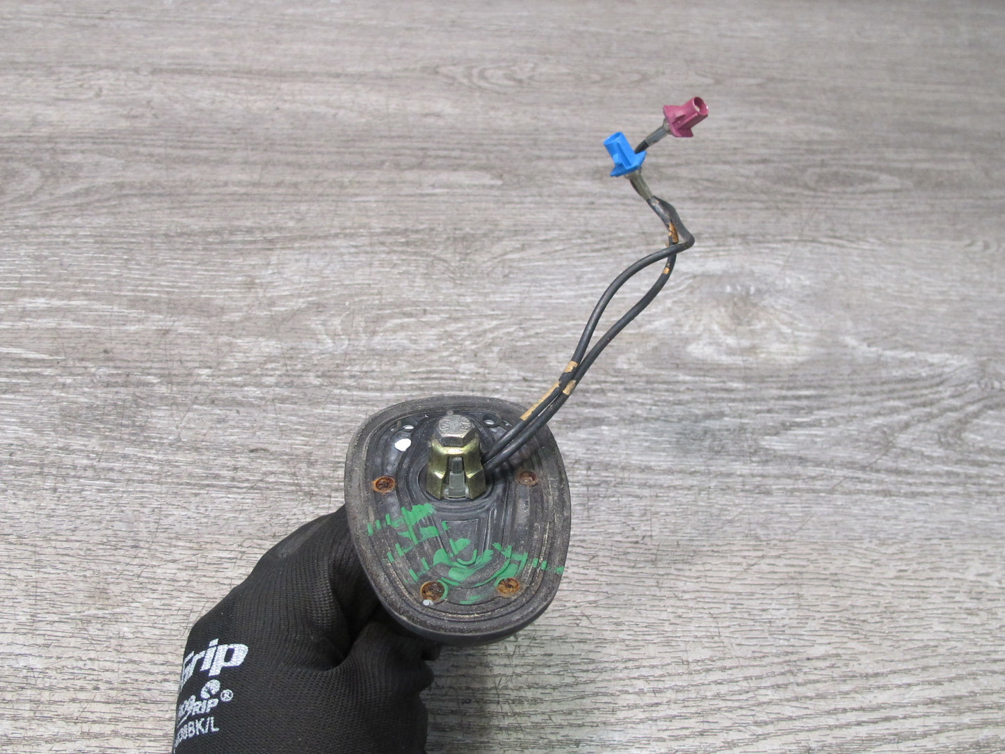 2003-2004 Hummer H2 Upper Roof Overhead Radio AM FM Shark Antenna