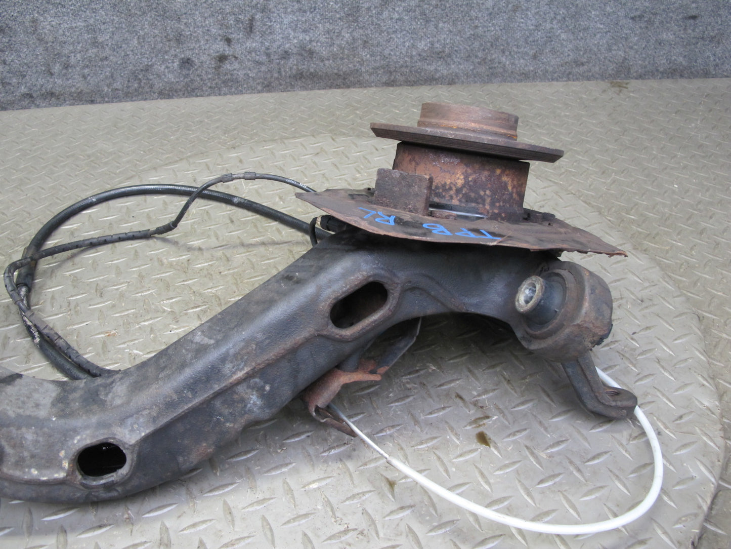 01-06 BMW E46 330i 330Ci RWD Rear Left Knuckle Wheel Hub Trailing Arm OEM