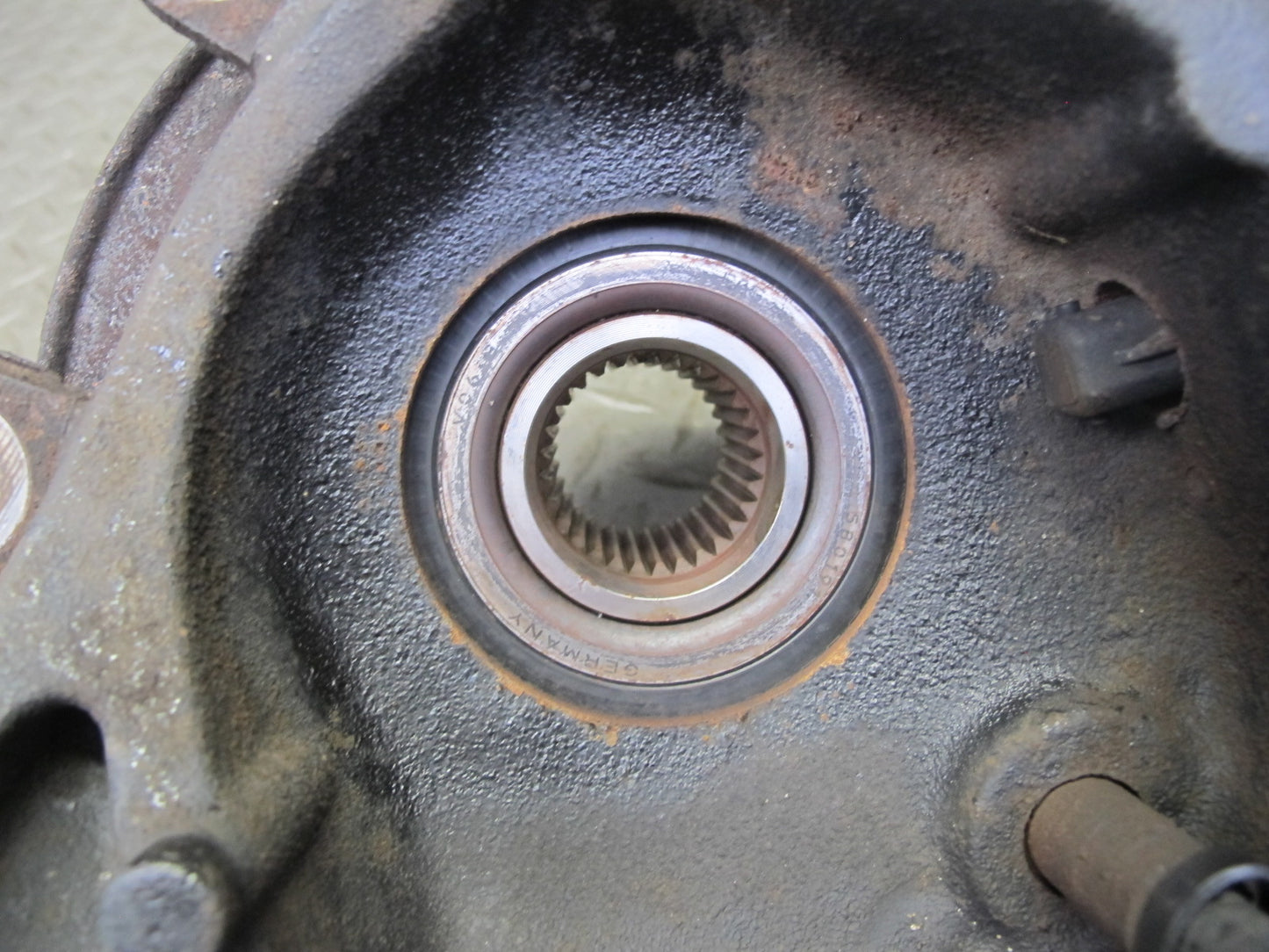 01-06 BMW E46 330i 330Ci RWD Rear Left Knuckle Wheel Hub Trailing Arm OEM