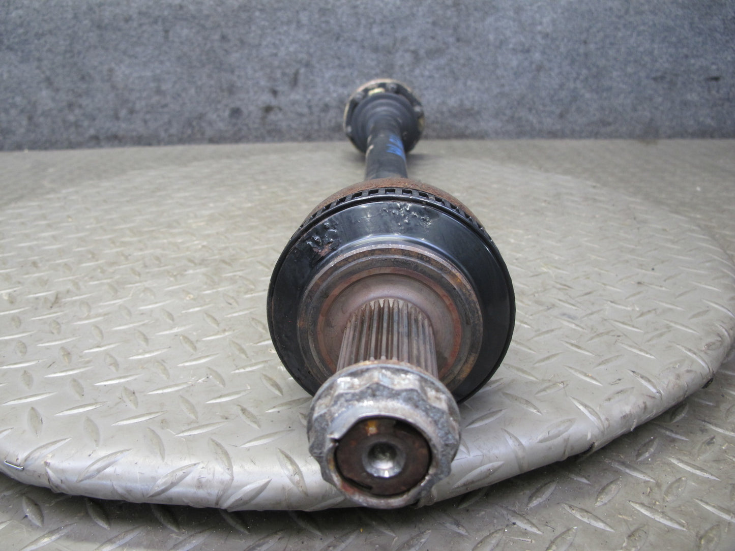 01-06 BMW E46 330CI M54 RWD A/T Rear Right Suspension Axle Shaft 7505290 OEM