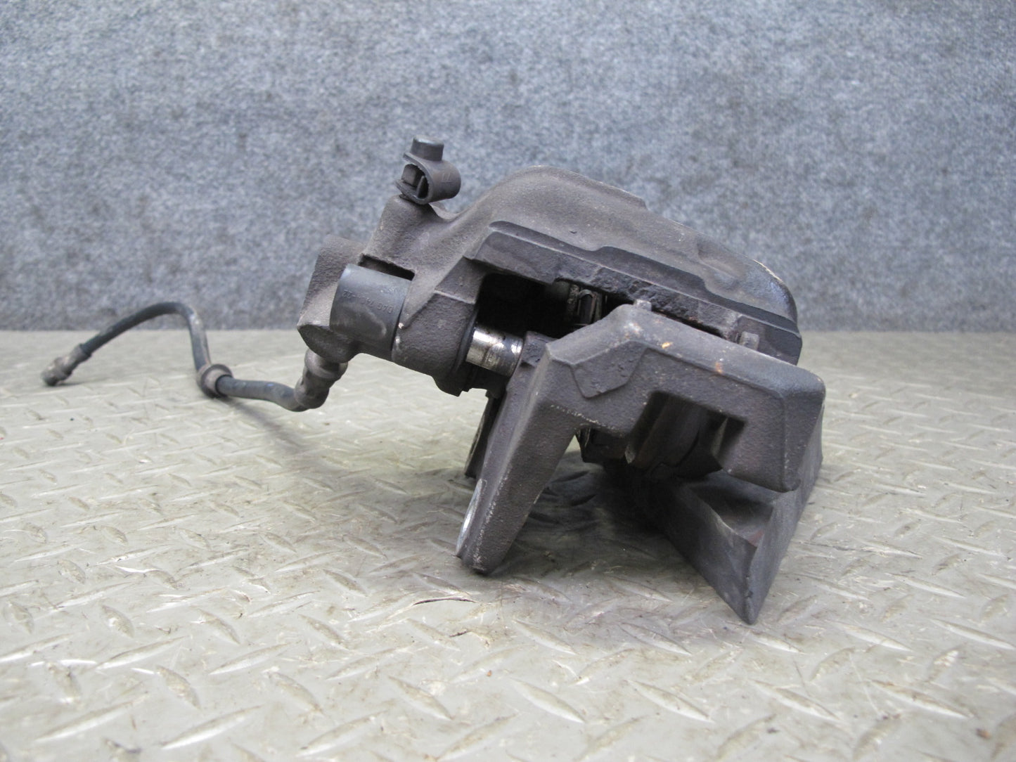 01-06 BMW E46 330i 330Ci RWD Set of 2 Rear Left & Right Brake Caliper OEM