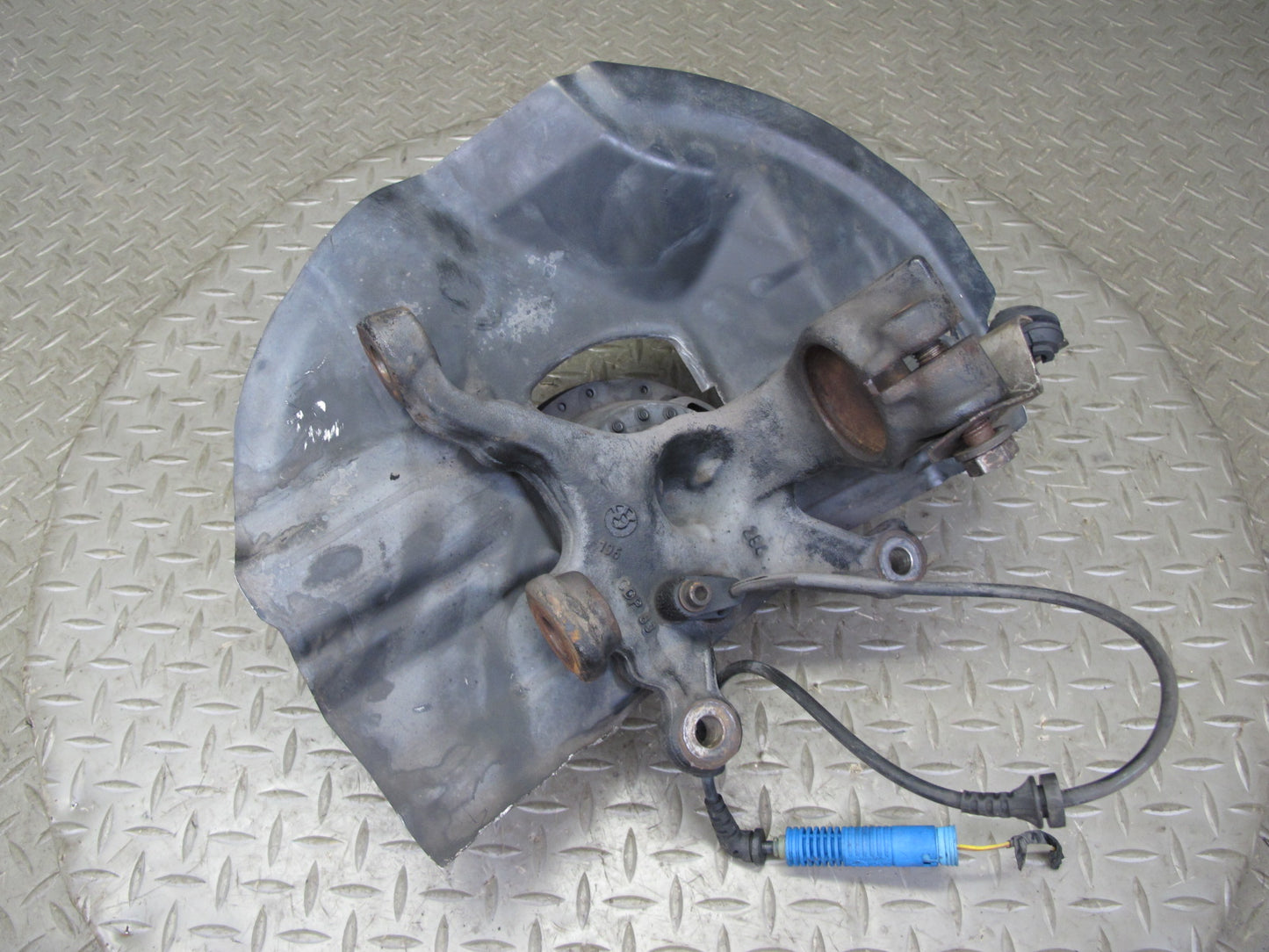 02-06 BMW E46 330i 330ci RWD Front Right Spindle Knuckle Wheel Hub Bearing OEM