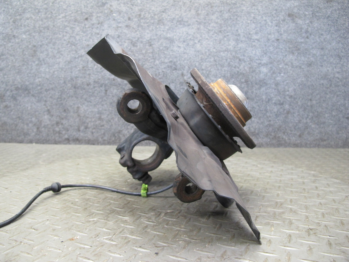 02-06 BMW E46 330i 330ci RWD Front Left Spindle Knuckle Wheel Hub Bearing OEM