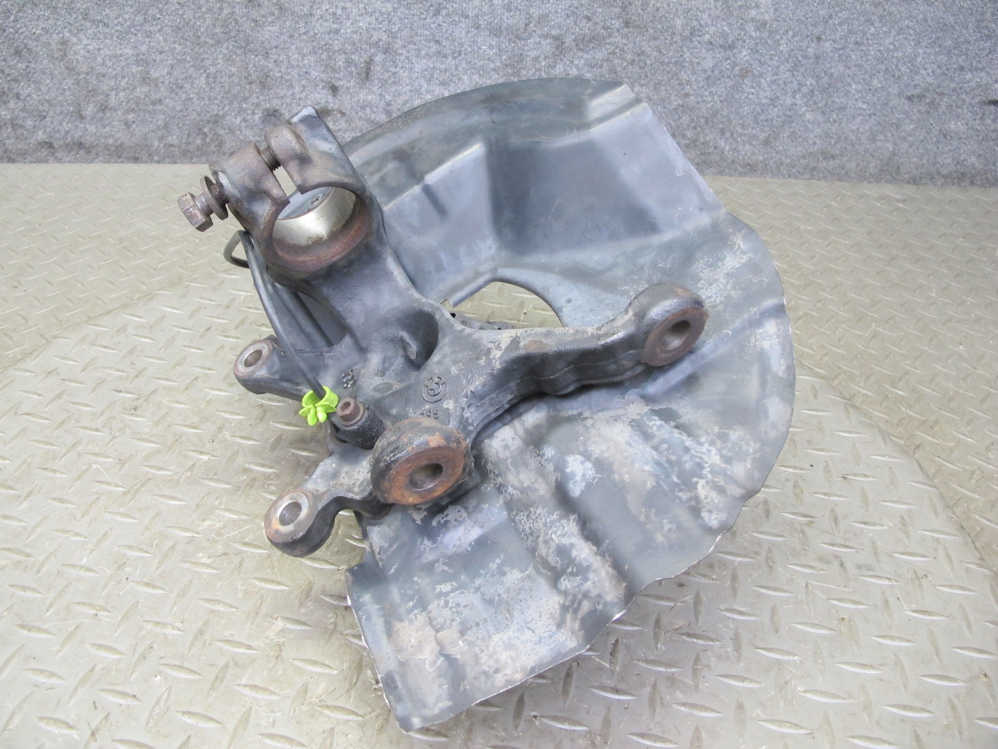 02-06 BMW E46 330i 330ci RWD Front Left Spindle Knuckle Wheel Hub Bearing OEM