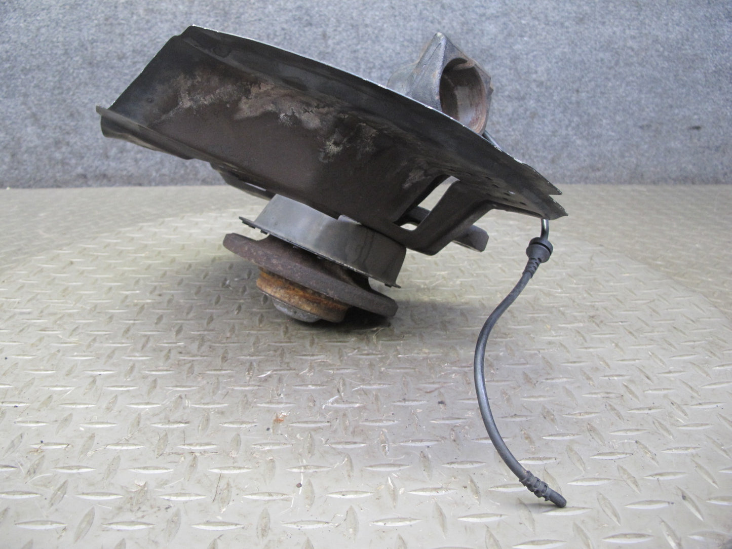 02-06 BMW E46 330i 330ci RWD Front Left Spindle Knuckle Wheel Hub Bearing OEM