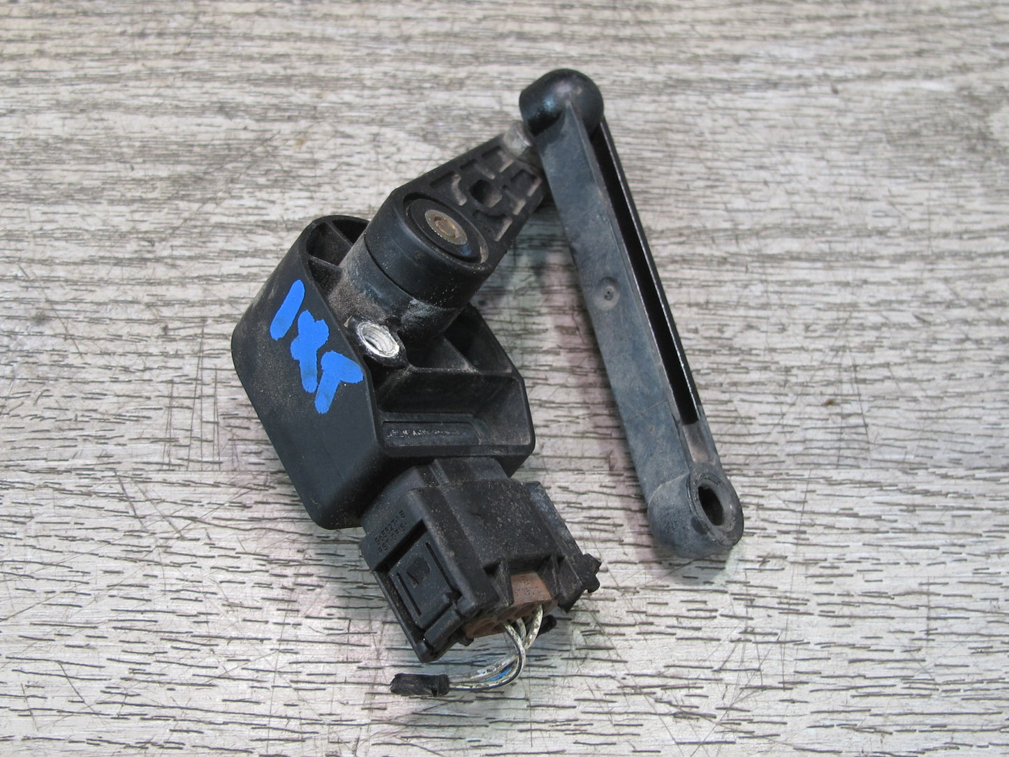 11-17 BMW F25 X3 Front Left or Right Suspension Height Level Sensor 6860843 OEM