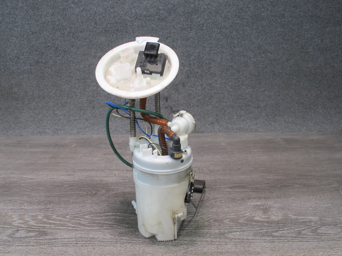 2014 BMW F25 X3 N20 Fuel Pump Level Sensor Assembly OEM