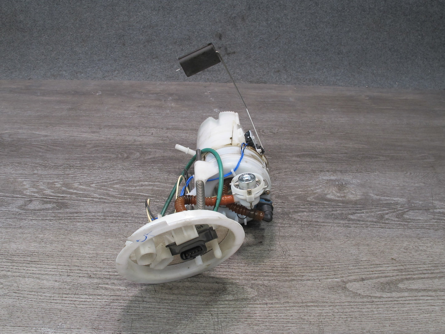 2014 BMW F25 X3 N20 Fuel Pump Level Sensor Assembly OEM