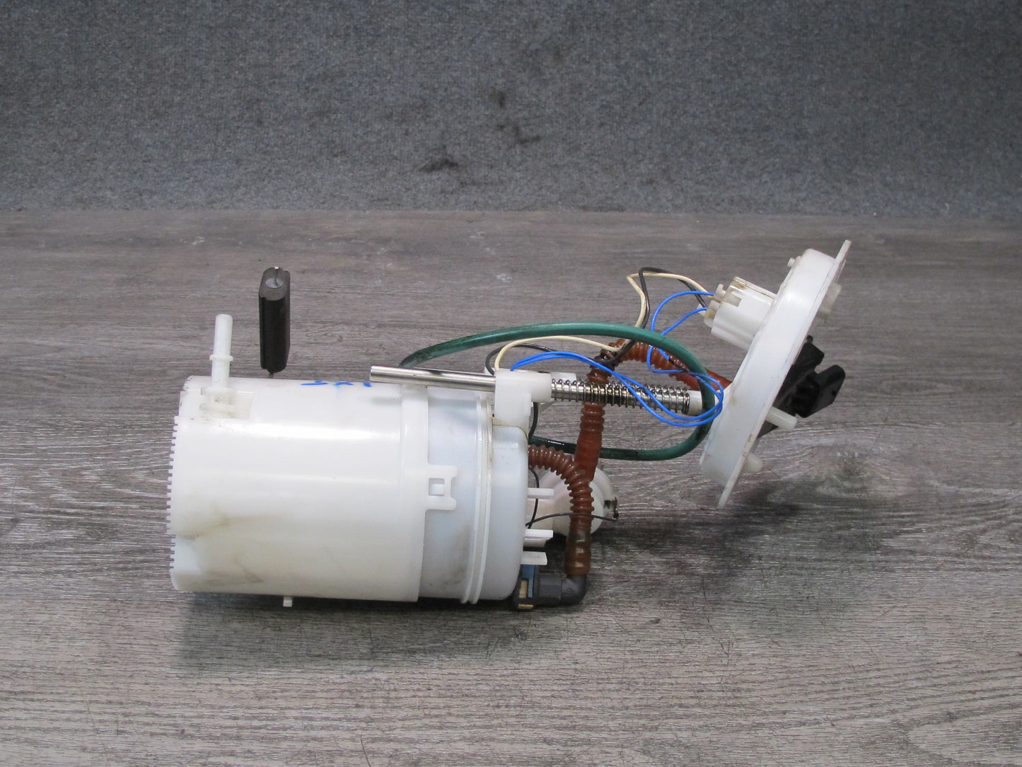 2014 BMW F25 X3 N20 Fuel Pump Level Sensor Assembly OEM