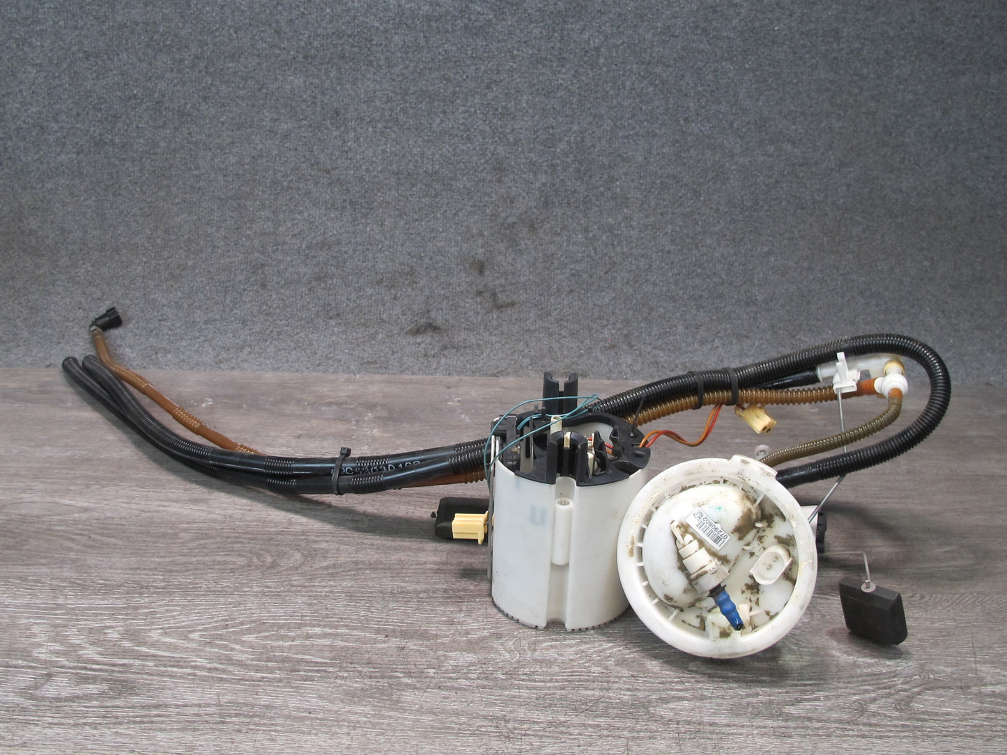 08-13 BMW E82 E88 135i N54 Set of 2 Fuel Pump Level Sensor Sending Unit OEM