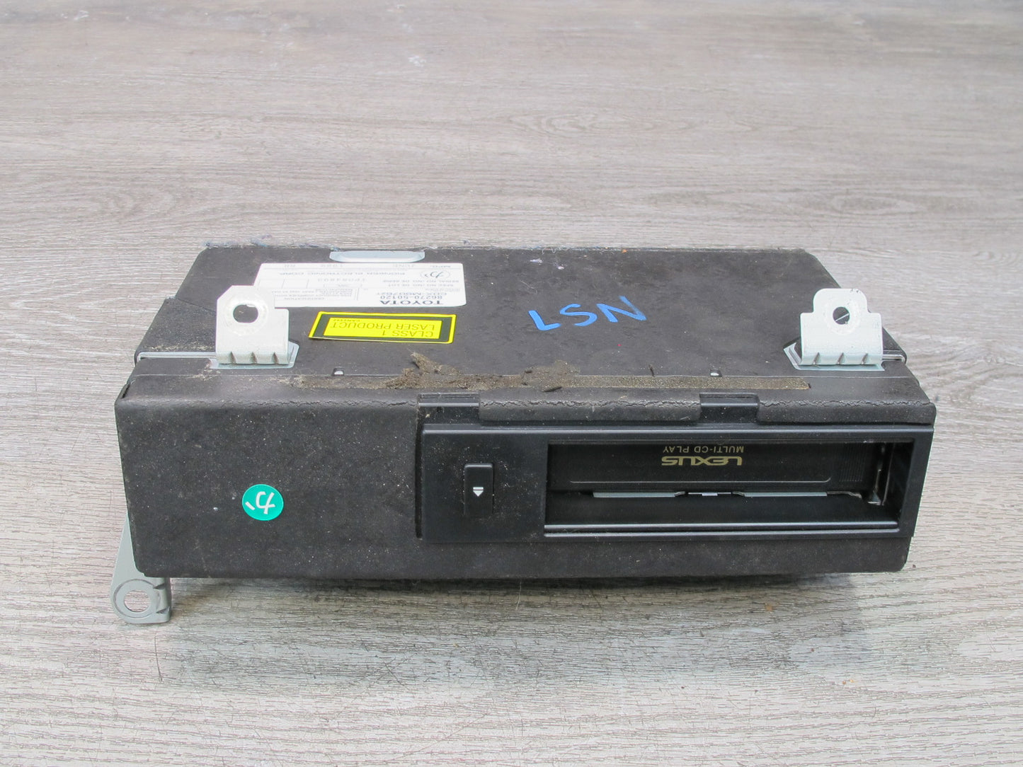 98-00 Lexus UCF20L LS400 CD Changer w Magazine 86270-50120 OEM
